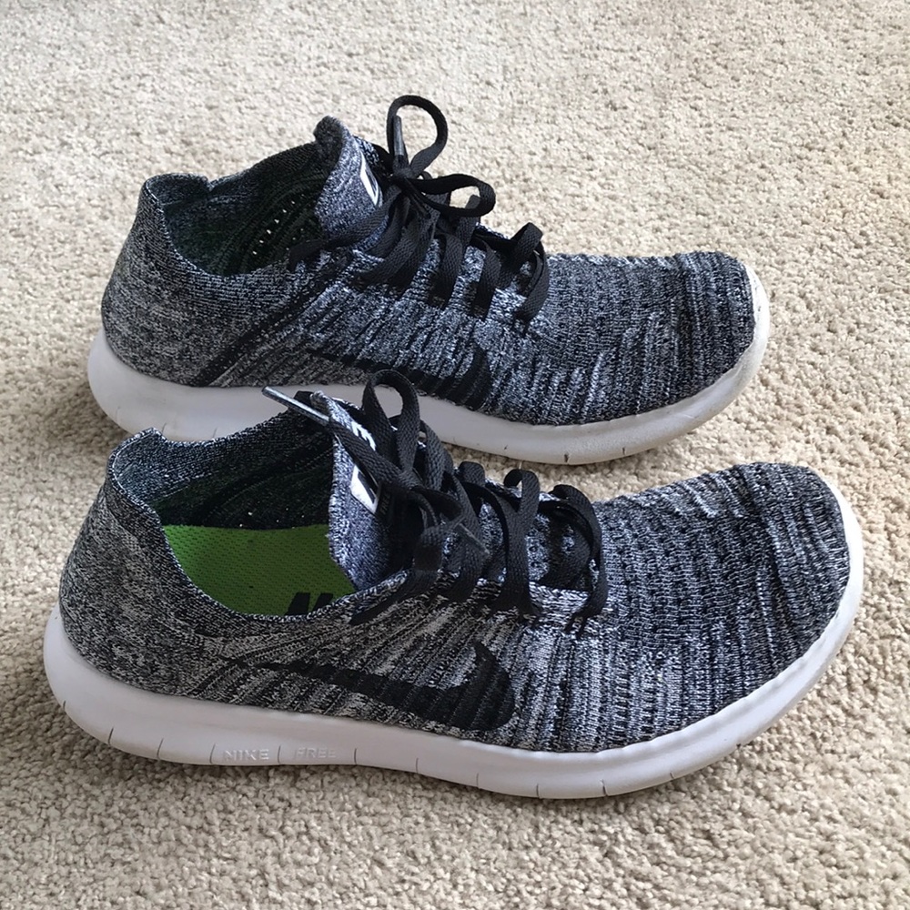 Nike Tennis Shoes